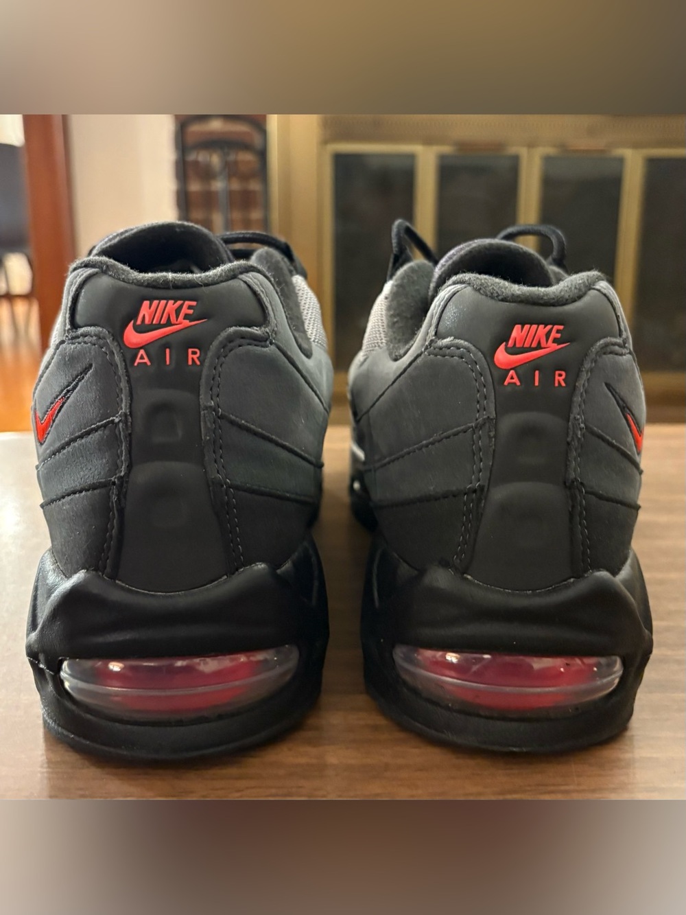 Brand new never worn men’s Nike Air Max 95 OG in bright crimson.  Size 11.5 - Picture 4 of 6